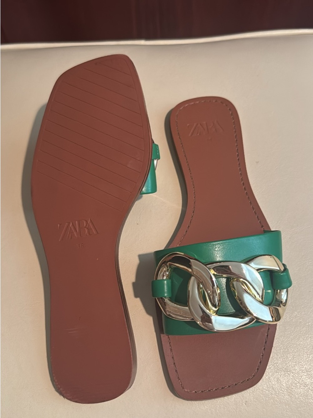 Zara Green Chain-Accent Leather like Slide Sandals - Picture 3 of 3